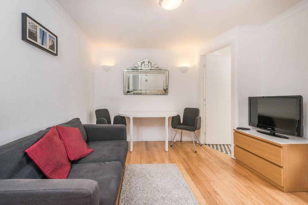 Apartment The Sweet One - Fitzrovia - By Frankie Says London